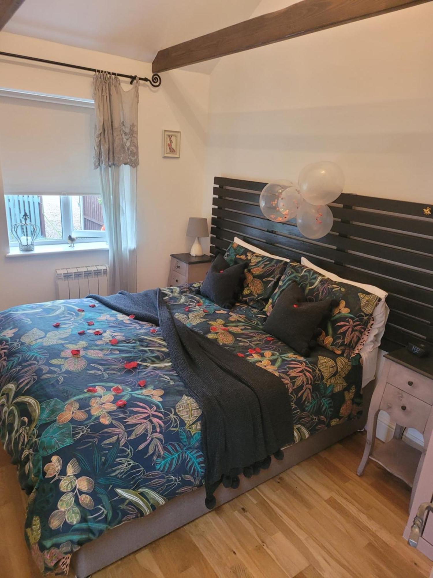 Birch Cottage With Private Wood Fire Hot Tub Harrietsham Esterno foto